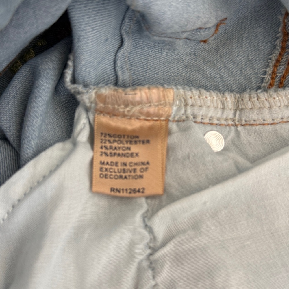 Sandpiper Petite Light Blue Jeans with Multicolor Floral Embroidery 8P - Picture 13 of 13